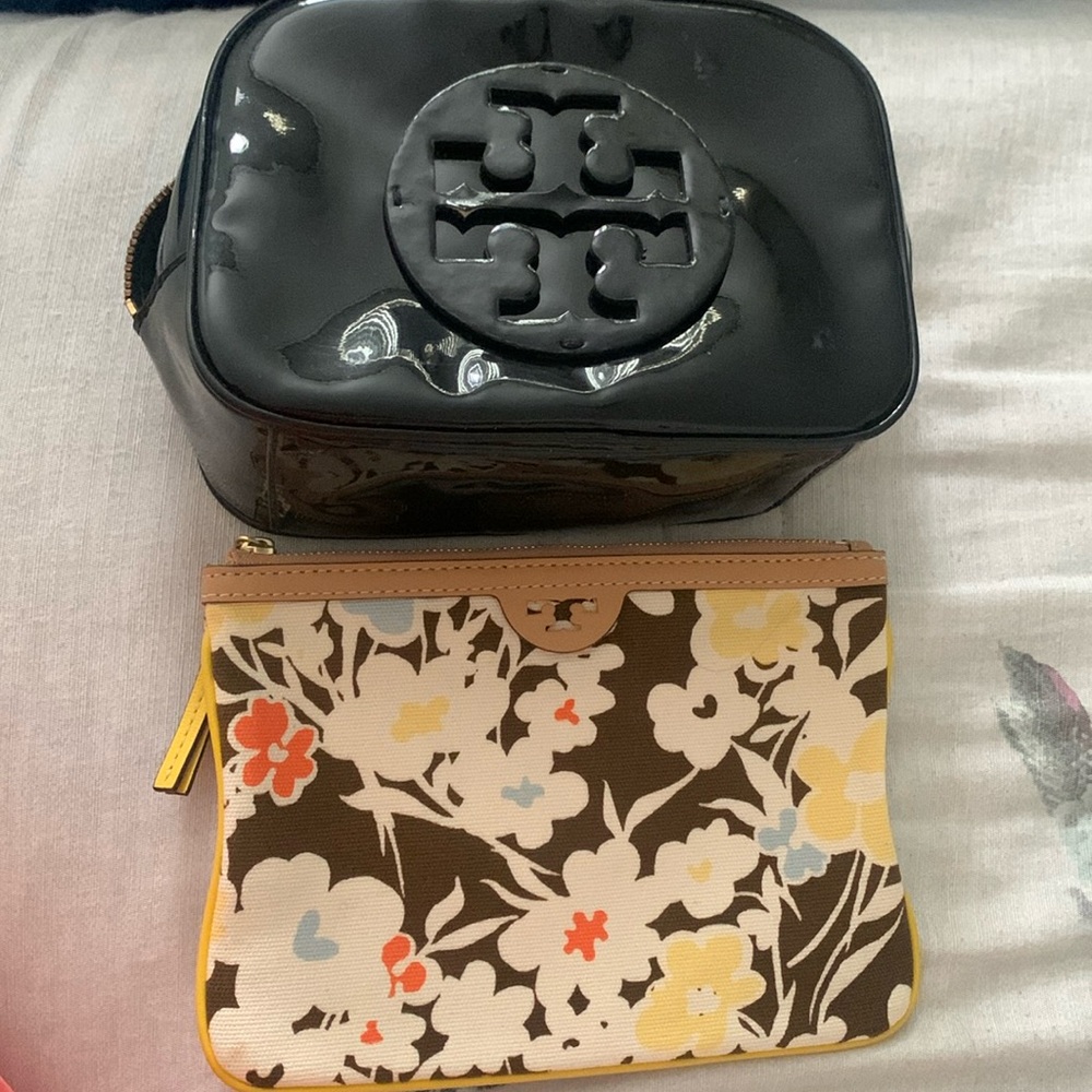 2 Tory Burch makeup bags 😍
